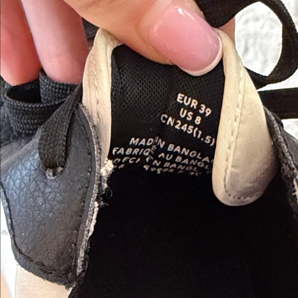 H&M Black and White Leather Sneakers - Picture 6 of 6